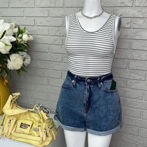 PRETTYLITTLETHING White & Black Striped Bodysuit Size XS - Picture 4 of 12